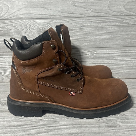 Red Wing 4215 Boots Men's 13 B DynaForce 6-inch Waterproof Safety Toe Read